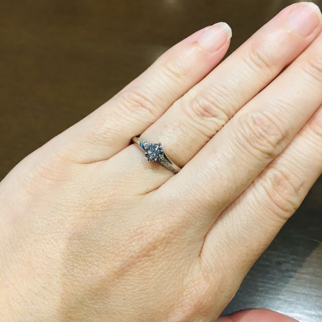 【エクセルコダイヤモンド(EXELCO DIAMOND)の口コミ】 多くあるデザインから悩みましたが、信頼できるブランドとデザインがとて…