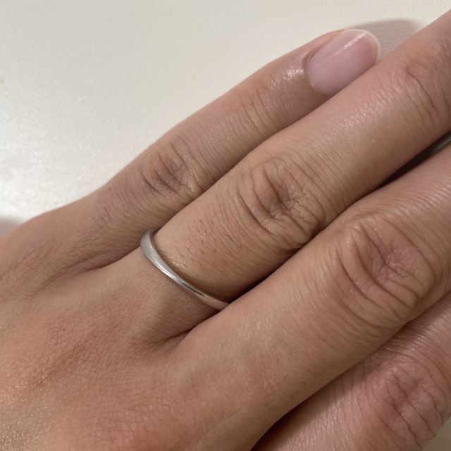 【銀座ダイヤモンドシライシの口コミ】 ダイヤ位置につや消し加工がポイントです
つや消しは次第に落ちるようです…