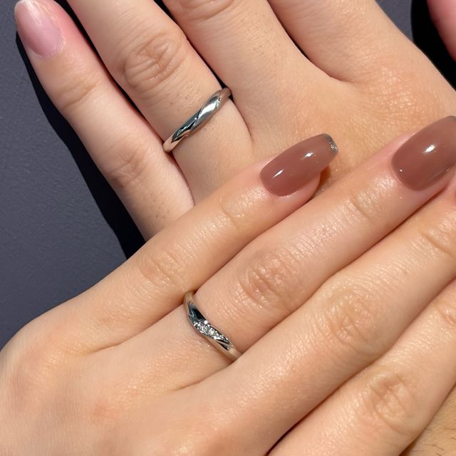 【AFFLUX(アフラックス)の口コミ】 ゆびわの幅（太さ）が丁度良く、シンプルで指が綺麗に見えるデザインに惹…