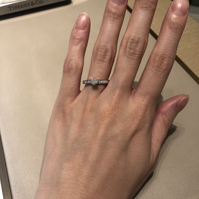 【ティファニー(Tiffany & Co.)の口コミ】 指輪のデザインの種類は決して多くはないですが、流行にとらわれないシン…