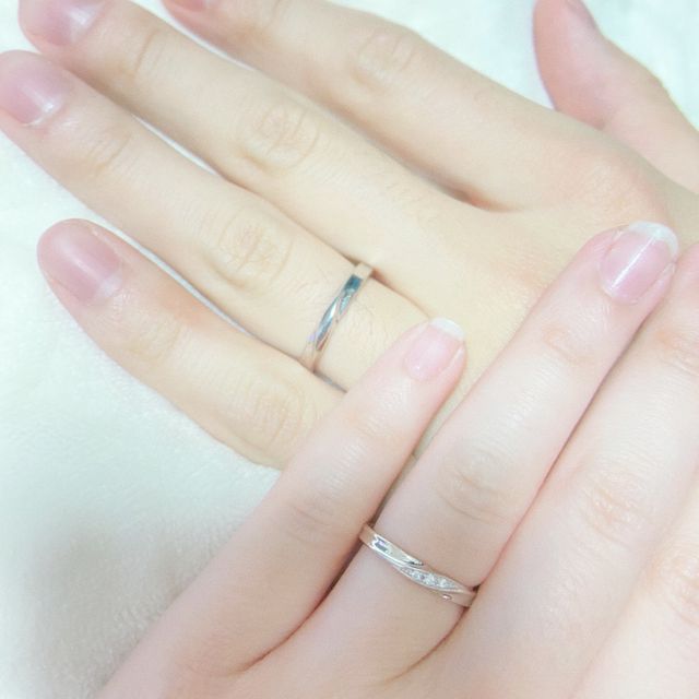 【銀座ダイヤモンドシライシの口コミ】 シンプルな結婚指輪を探していました。デザインもシンプルかつ可愛く、男…