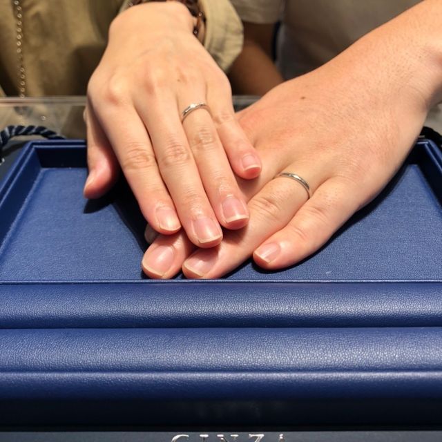 【銀座ダイヤモンドシライシの口コミ】 自分たちに似合うデザインが良く、多く付けさせてもらってしっくりきたも…