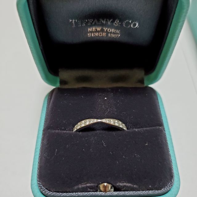 【ティファニー(Tiffany & Co.)の口コミ】 彼女からそれとなくどんなデザインが好みかを予め聞いていました。
彼女は…