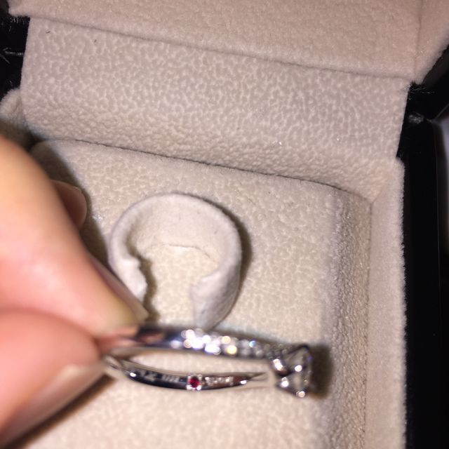 【Mori’s Ruby(モリスルビー)の口コミ】 ダイヤの質がよく鑑定書もついていたので決めました。雑誌などで見て探し…