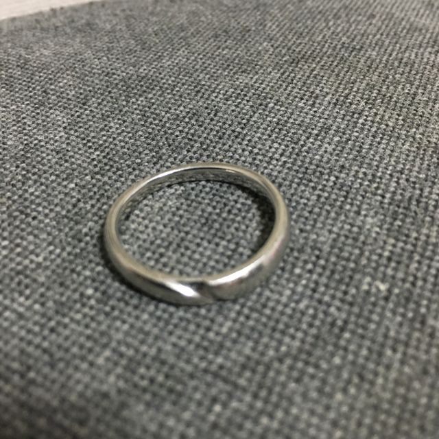 【俄(にわか)の口コミ】 各指輪にコンセプトがあり、デザインもシンプルでそれでいておしゃれな飽…