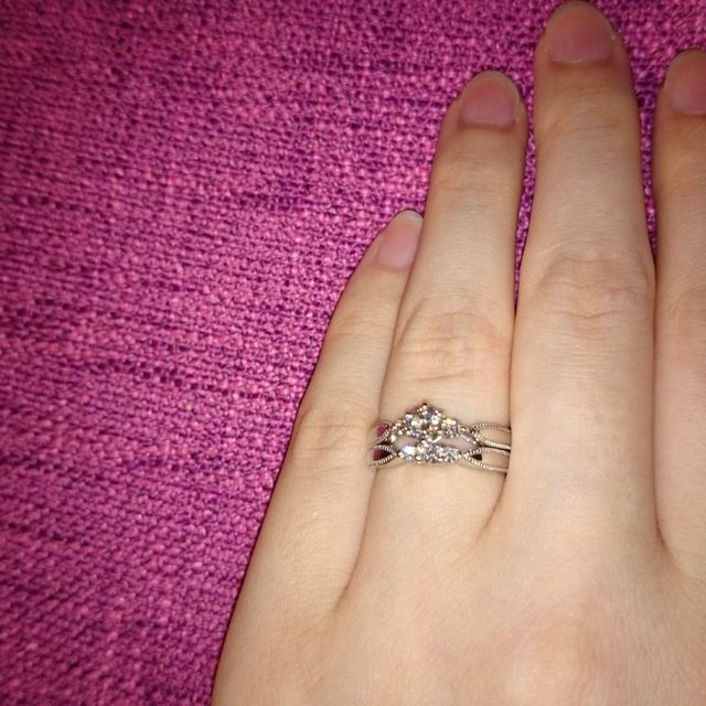 【エクセルコダイヤモンド(EXELCO DIAMOND)の口コミ】 婚約指輪をエリザベートにしたので、セットリングのこちらの結婚指輪を選…