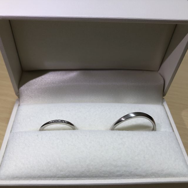 【RosettE(ロゼット)の口コミ】 嫁の一目惚れでした。細めの指輪を探していて、色々店舗で試着させて頂い…