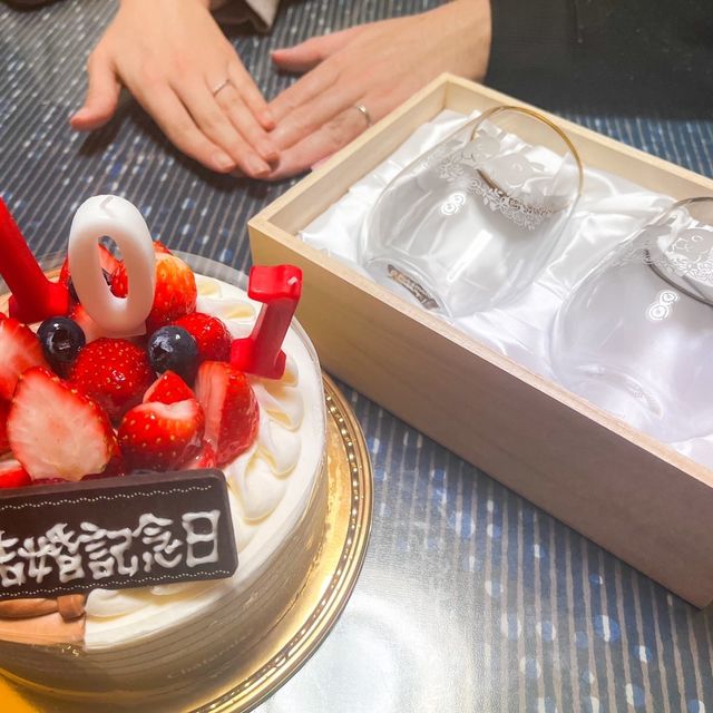 【アイプリモ(I-PRIMO)の口コミ】 夫はプラチナのキラッとしている感じが苦手だったのですが、指輪にマット…