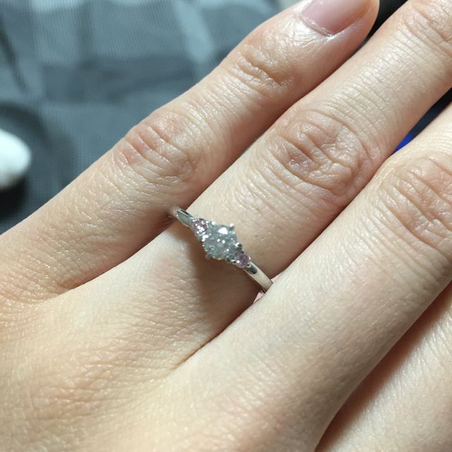 【JEWELRY  KAMATA(ジュエリーかまた)の口コミ】 旦那さんが選んで、買ってくれました！サプライズでプロポーズしてくれた…