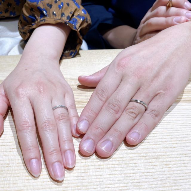 【出雲結(いずもゆい)の口コミ】 ネットで調べていたところ、こちらの指輪の写真がでてきました。
デザイン…