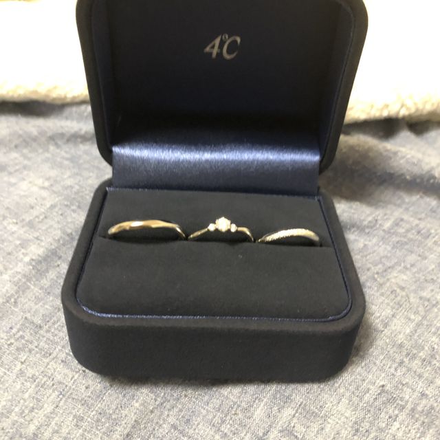 【4℃ BRIDAL(ヨンドシーブライダル)の口コミ】 店員さんの対応がとても良かった。
ここから買いたいと思わせるような人で…