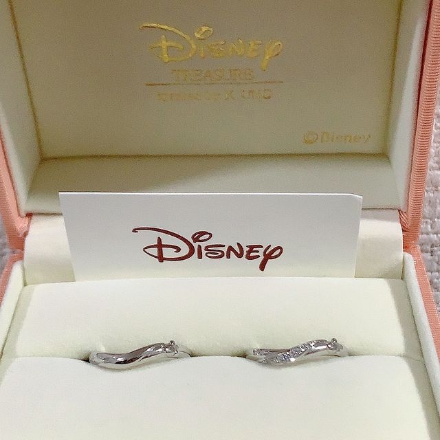 【ケイウノ ブライダル(K.UNO BRIDAL)の口コミ】 ディズニーの結婚指輪を作れるところを探して、ケイウノに決めました。色…