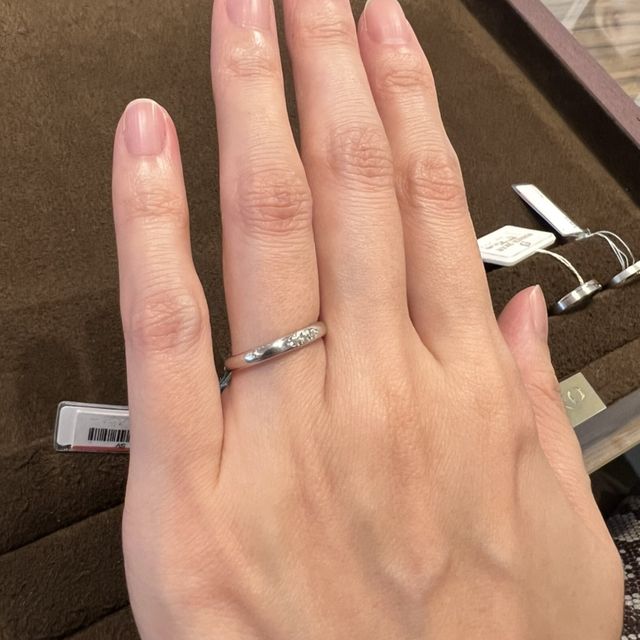 【BIJOUPIKO(ビジュピコ)の口コミ】 ストレートタイプにダイヤが3つついてるタイプのものです。シンプルで飽き…