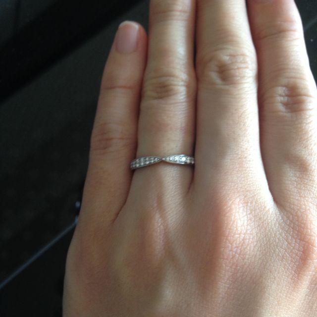 【ティファニー(Tiffany & Co.)の口コミ】 結婚指輪と婚約指輪を重ね付できるおしゃれも楽しめること。婚約指輪の出…