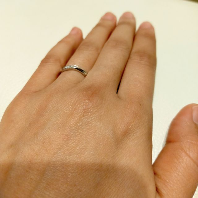 【銀座ダイヤモンドシライシの口コミ】 好みのシンプルで、大人っぽいデザインが沢山あったのでこちらで指輪を選…