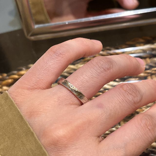 【杢目金屋(もくめがねや)の口コミ】 私たちは、木や自然が好きという点で好みが似ており
木目の入ったようなデ…