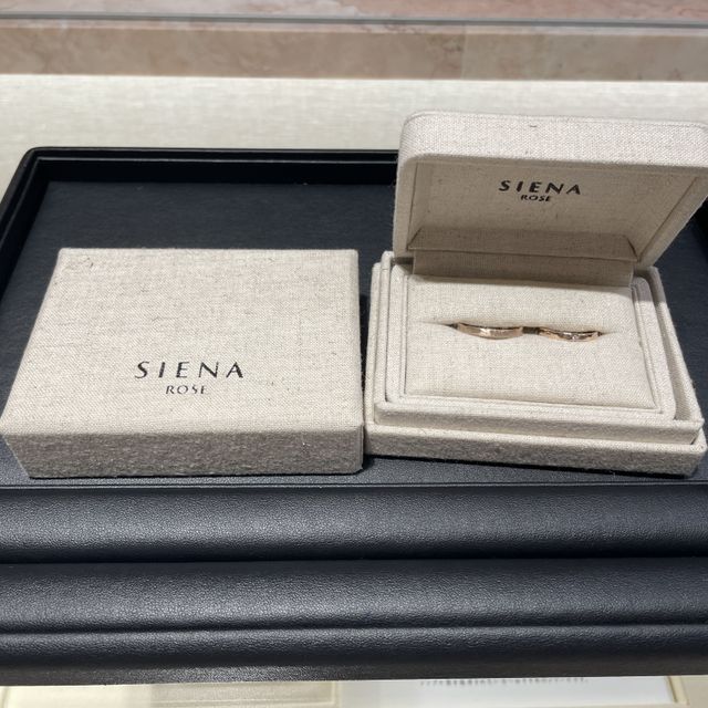 【SIENAROSE(シエナロゼ)の口コミ】 知人がつけているのをみてハーフ加工ができるのと、ロゼチナの素材が気に…