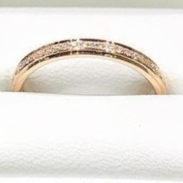 【カルティエ(Cartier)の口コミ】 指輪の素材はプラチナやゴールドのものがあり、どちらも良かったですが、…