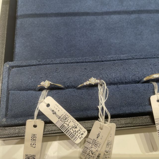 【4℃ BRIDAL(ヨンドシーブライダル)の口コミ】 マリッジリングとエンゲージリングの重ね付けをしたくて
まずはマリッジリ…