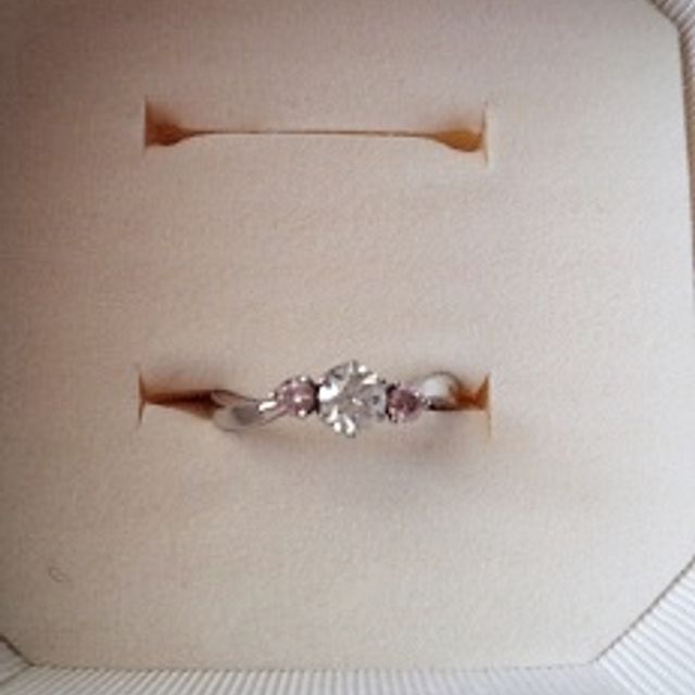 【4℃ BRIDAL(ヨンドシーブライダル)の口コミ】 夫が一人きりで選んでくれました。
ダイヤモンドのクオリティが自由に選べ…