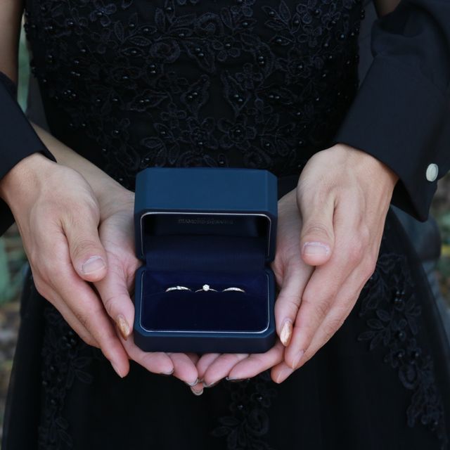 【銀座ダイヤモンドシライシの口コミ】 婚約指輪をシライシ様のもので頂いたので、結婚指輪も合わせて同じお店で…