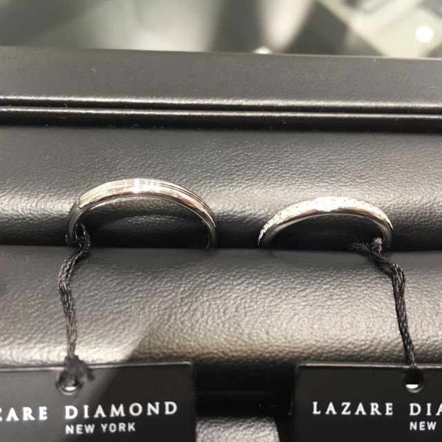 【ラザール ダイヤモンド(LAZARE DIAMOND)の口コミ】 ホームページ通りで、どれもとても素敵な指輪でした。
いろいろ試着させて…