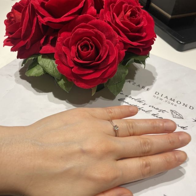 【ラザール ダイヤモンド(LAZARE DIAMOND)の口コミ】 品質重視で購入を決めました。
サイズに関しては
手の形や指の太さを気に…