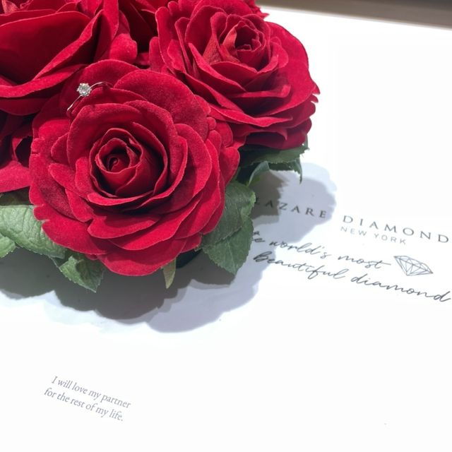 【ラザール ダイヤモンド(LAZARE DIAMOND)の口コミ】 品質重視で購入を決めました。
サイズに関しては
手の形や指の太さを気に…