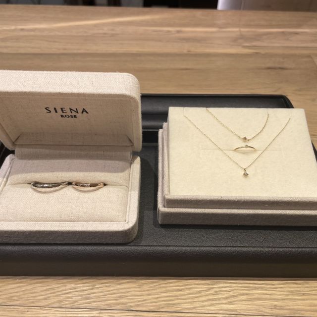 【SIENAROSE(シエナロゼ)の口コミ】 シエナロゼさん独特の色味であるロゼチナに惹かれて来店。デザインも普段…