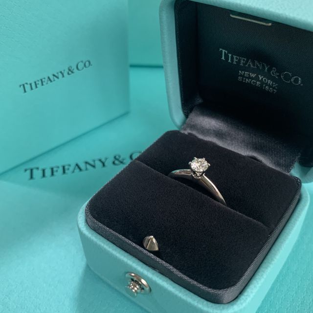 【ティファニー(Tiffany & Co.)の口コミ】 ダイヤモンドが一番綺麗に見えるカットについて、丁寧に説明していただき…