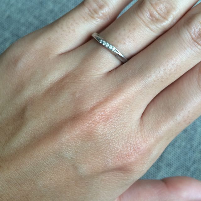 【4℃ BRIDAL(ヨンドシーブライダル)の口コミ】 結婚指輪は4°Cでと決めていました。百貨店だったので他にもたくさんの…