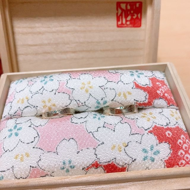 【杢目金屋(もくめがねや)の口コミ】 ゼクシィの指輪ページを見ていて、2人ともデザインの好みが合って、一目惚…