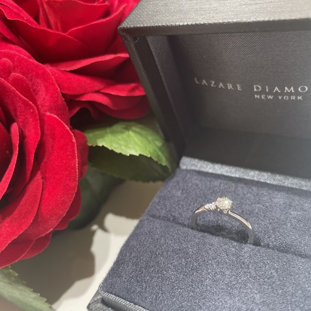 【ラザール ダイヤモンド(LAZARE DIAMOND)の口コミ】 自分の想像していたアシンメトリーのデザインで、価格も納得できるものを…