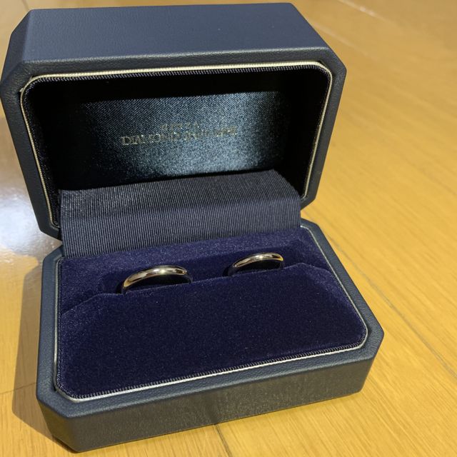 【銀座ダイヤモンドシライシの口コミ】 オリジナルで指輪の内側にダイアモンドを入れられ
自分だけのオリジナル結…