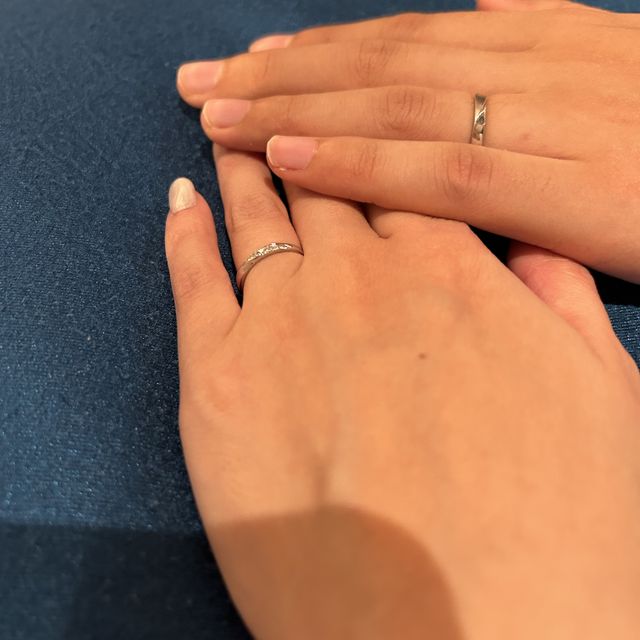 【Disney Cinderella(ディズニー シンデレラ)の口コミ】 婚約指輪と重ね付けできることと、結婚指輪だけの時でも女性のリングはキ…