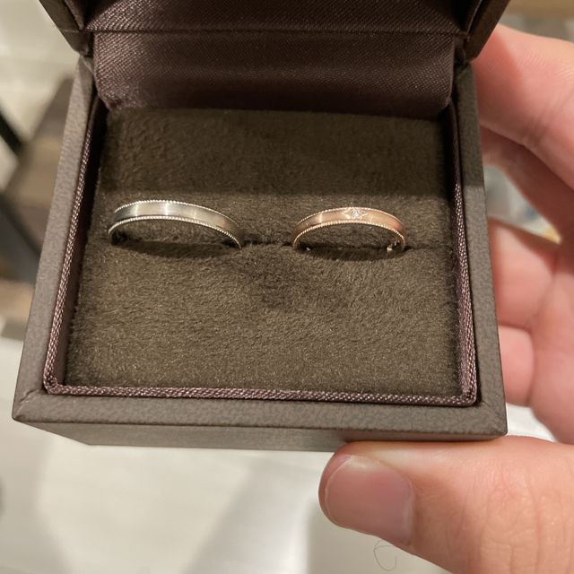 【CHER LUV(シェールラブ)の口コミ】 シンプルめなデザインと色と質感で決めました。

もともとアンティークな…