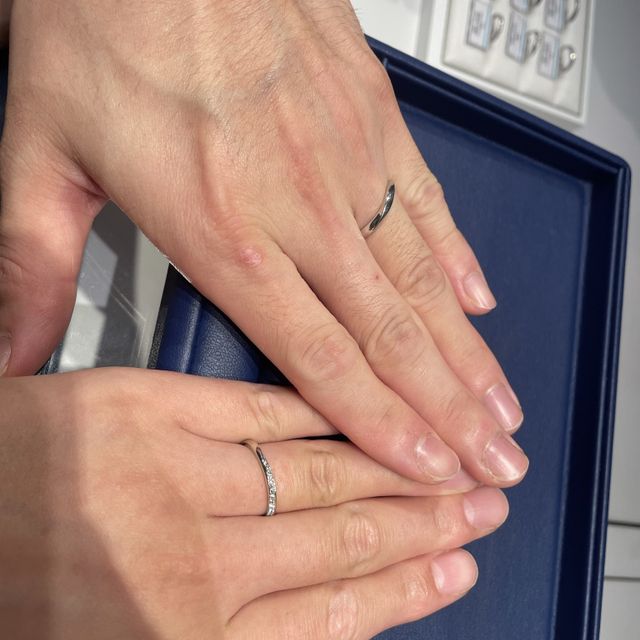 【銀座ダイヤモンドシライシの口コミ】 デザインがとてもよく、派手すぎず上品なデザインでした。ハーフエタニテ…