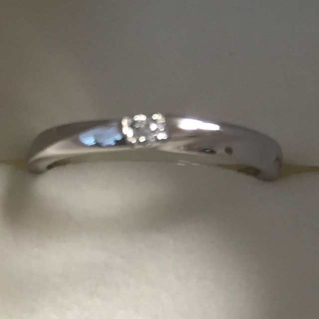 【4℃ BRIDAL(ヨンドシーブライダル)の口コミ】 色んなお店を探しましたがどこも高く、まだ若い2人に高い物を買う余裕はな…