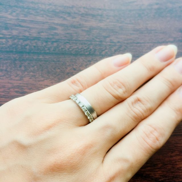 【エクセルコダイヤモンド(EXELCO DIAMOND)の口コミ】 エクセルコダイヤモンドは婚約指輪も購入したブランドでした。
購入した婚…
