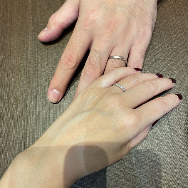 【4℃ BRIDAL(ヨンドシーブライダル)の口コミ】 お互い、若い年代ではないので比較的落ち着いたそれでいてある程度存在感…