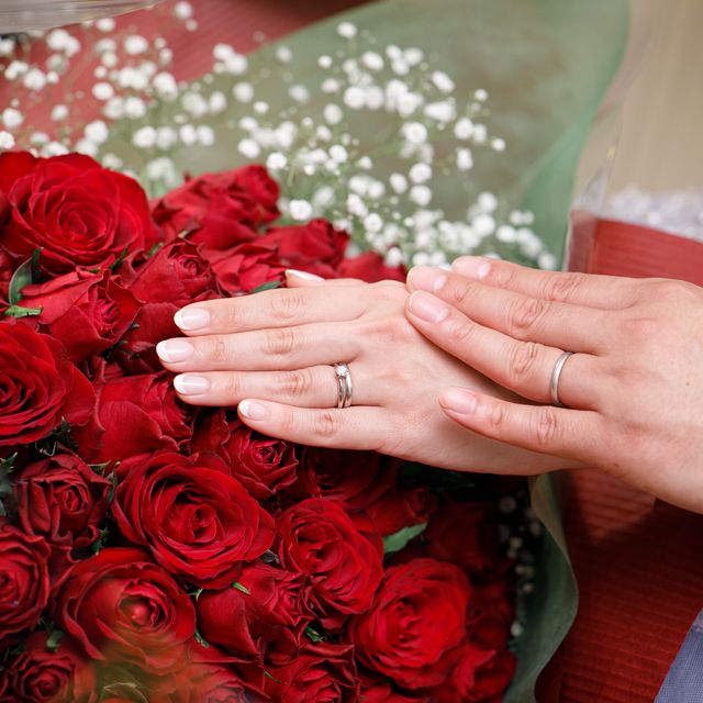 【銀座ダイヤモンドシライシの口コミ】 もらった婚約指輪がダイヤモンドシライシさんで
そのまま結婚指輪も購入し…