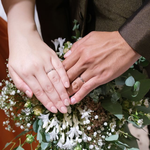 【銀座ダイヤモンドシライシの口コミ】 シンプルで、美しく、細めのデザインを探していたところ、口コミをみたら…