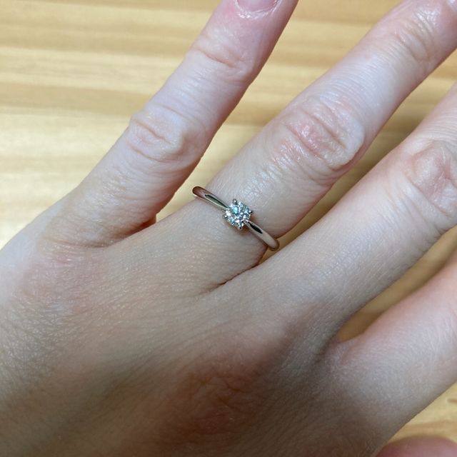 【俄(にわか)の口コミ】 シンプルで、でも素敵なデザインを探していた。
実際に店舗で教えていただ…