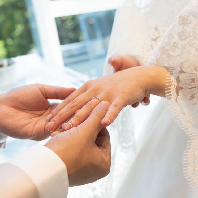 【ティファニー(Tiffany & Co.)の口コミ】 姉の結婚指輪がティファニーで、シンプルでとても素敵だったので、最初か…