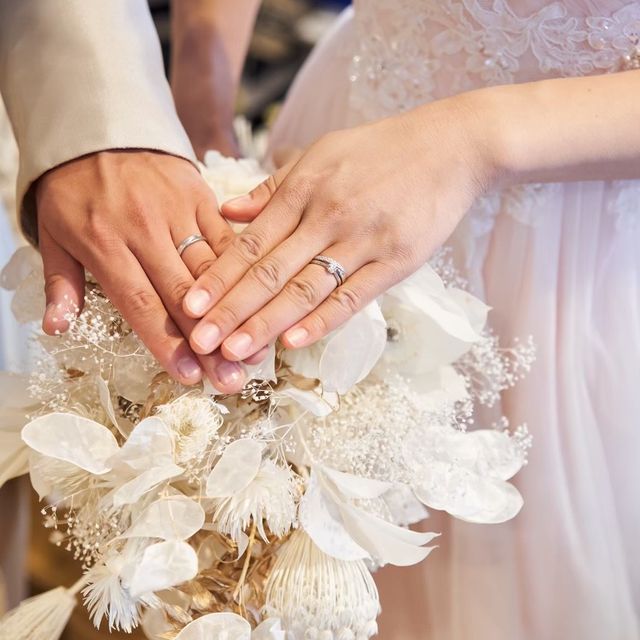 【ヴァンドーム青山(VENDOME AOYAMA)の口コミ】 指輪のデザインが決め手です。あまり派手ではないものの、存在感はあり、…