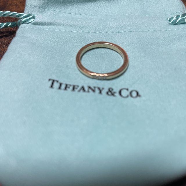【ティファニー(Tiffany & Co.)の口コミ】 デザインは、シンプルなものがよく、さりげなくダイヤが３つついているも…