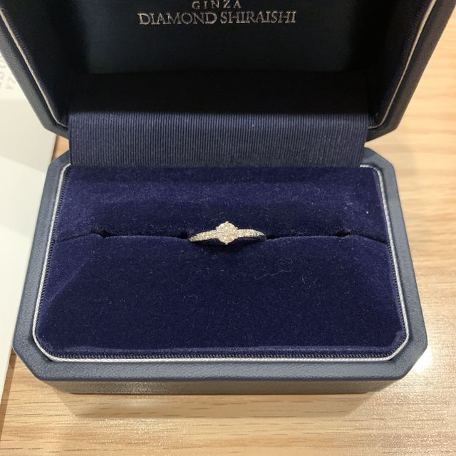 【銀座ダイヤモンドシライシの口コミ】 様々な指輪のデザインを見せていただく中で、お写真のStarry（スターリー…