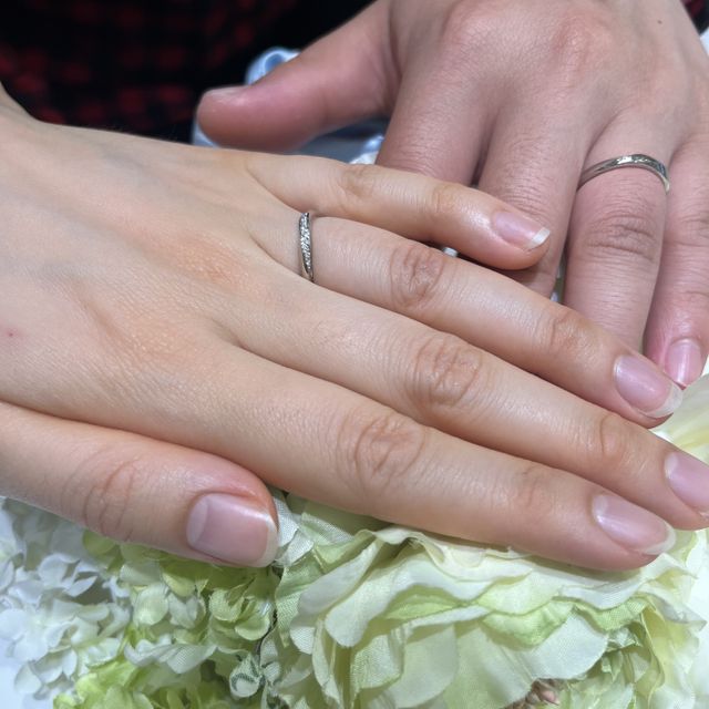 【4℃ BRIDAL(ヨンドシーブライダル)の口コミ】 一つ目に、着け心地がいい事。中指と小指に触れる所がそんなに気にならな…