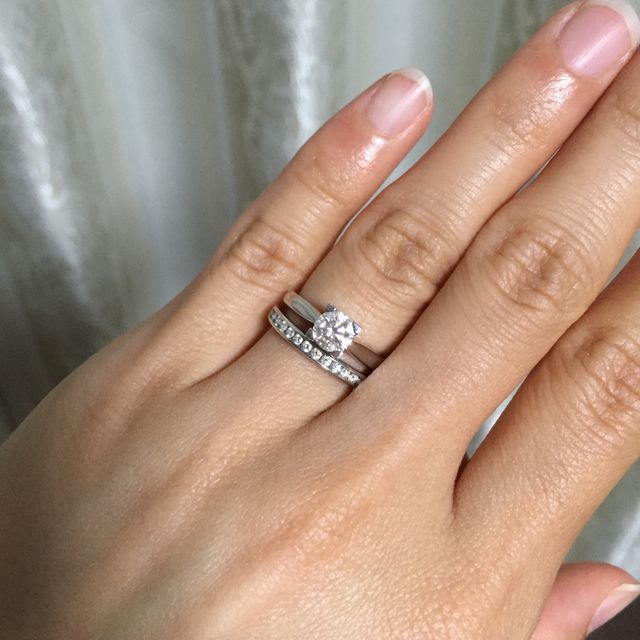 【ティファニー(Tiffany & Co.)の口コミ】 結婚指輪にはエタニティリングが欲しいと思っていました。
ダイヤの引っ掛…