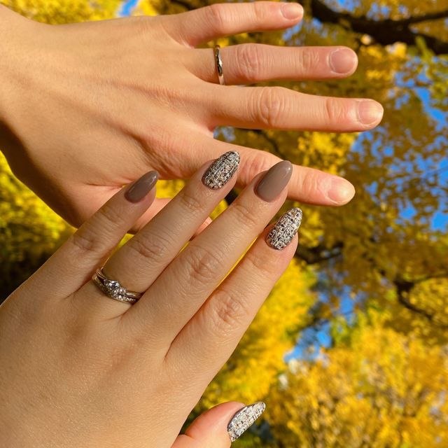 【ラザール ダイヤモンド(LAZARE DIAMOND)の口コミ】 婚約指輪のファイヤーワークスはとても柔らかい雰囲気で可愛くて、名前の…